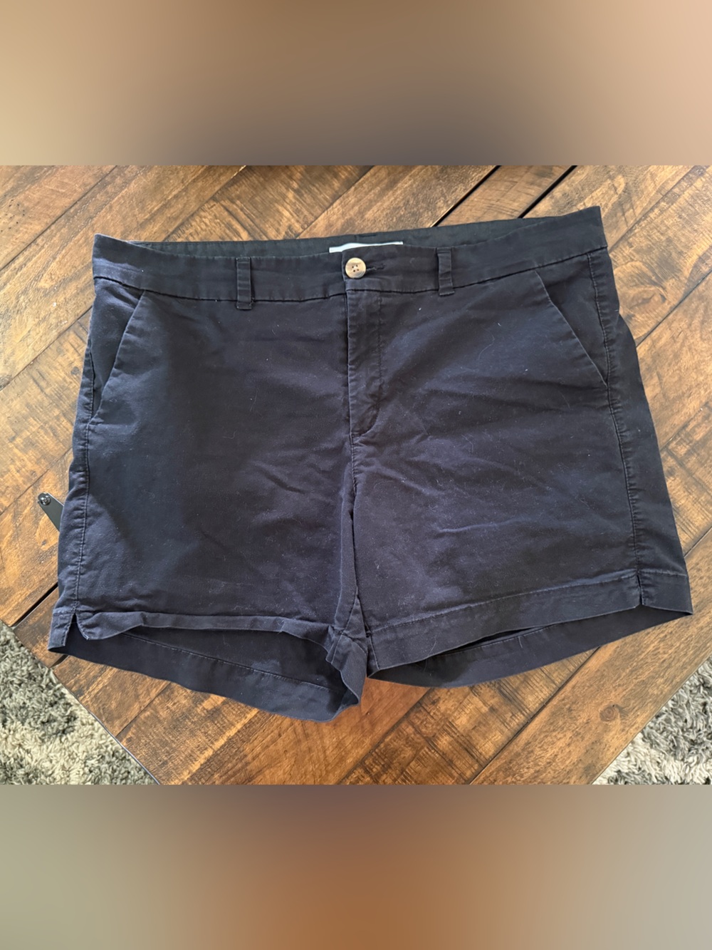 Old Navy Black Women’s Everyday Midrise Shorts